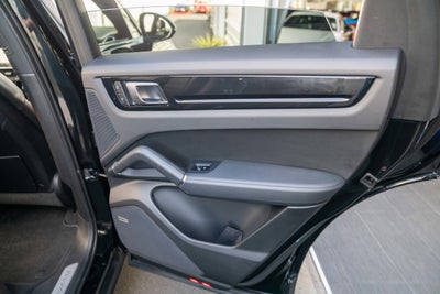 2022 Porsche Cayenne AWD