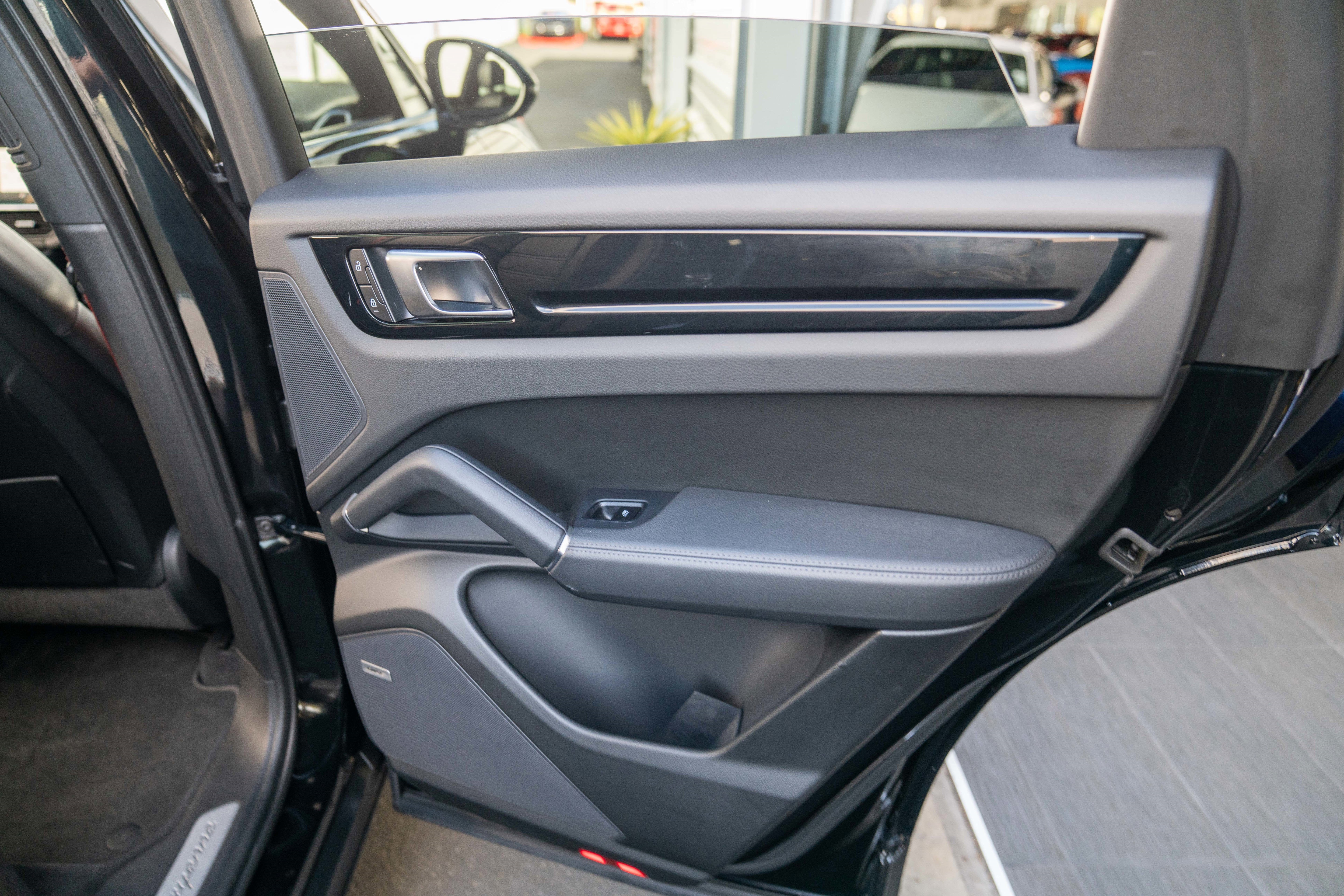 2022 Porsche Cayenne AWD