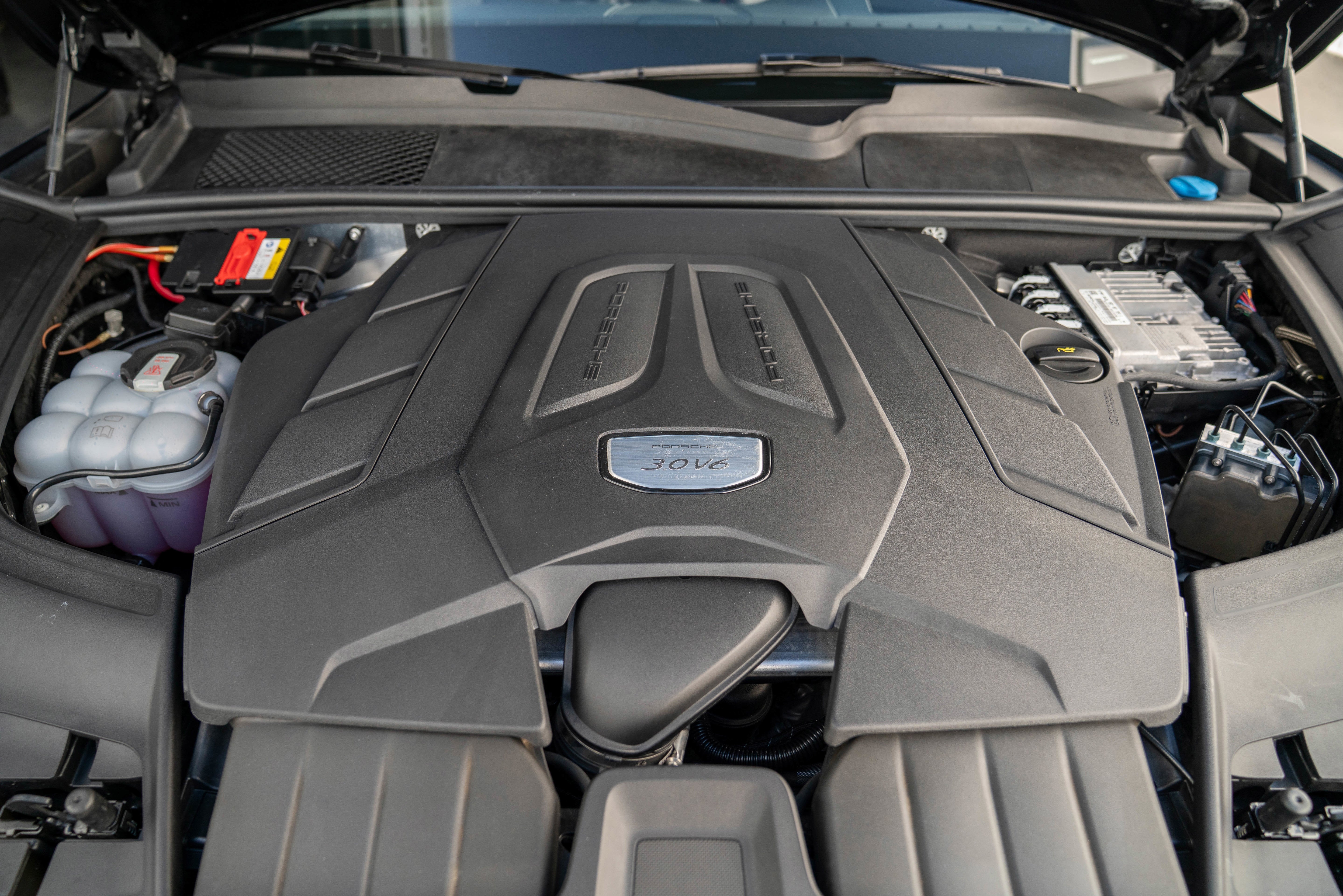 2022 Porsche Cayenne AWD