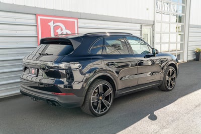 2022 Porsche Cayenne AWD