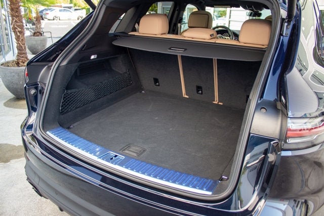 2022 Porsche Cayenne Platinum Edition