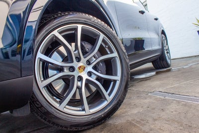 2022 Porsche Cayenne Platinum Edition