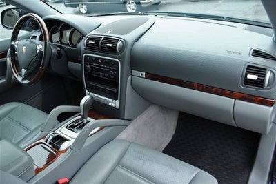 2004 Porsche Cayenne S