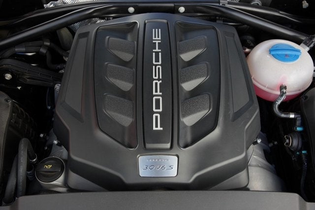 2015 Porsche Macan S