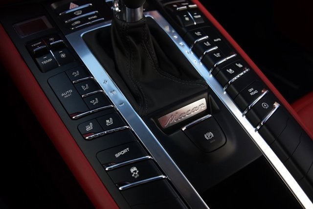 2015 Porsche Macan S