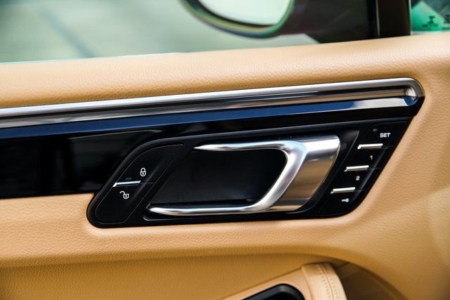 2015 Porsche Macan S