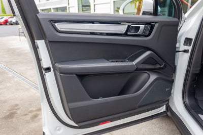 2022 Porsche Cayenne S Platinum Edition