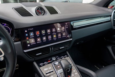 2022 Porsche Cayenne S Platinum Edition