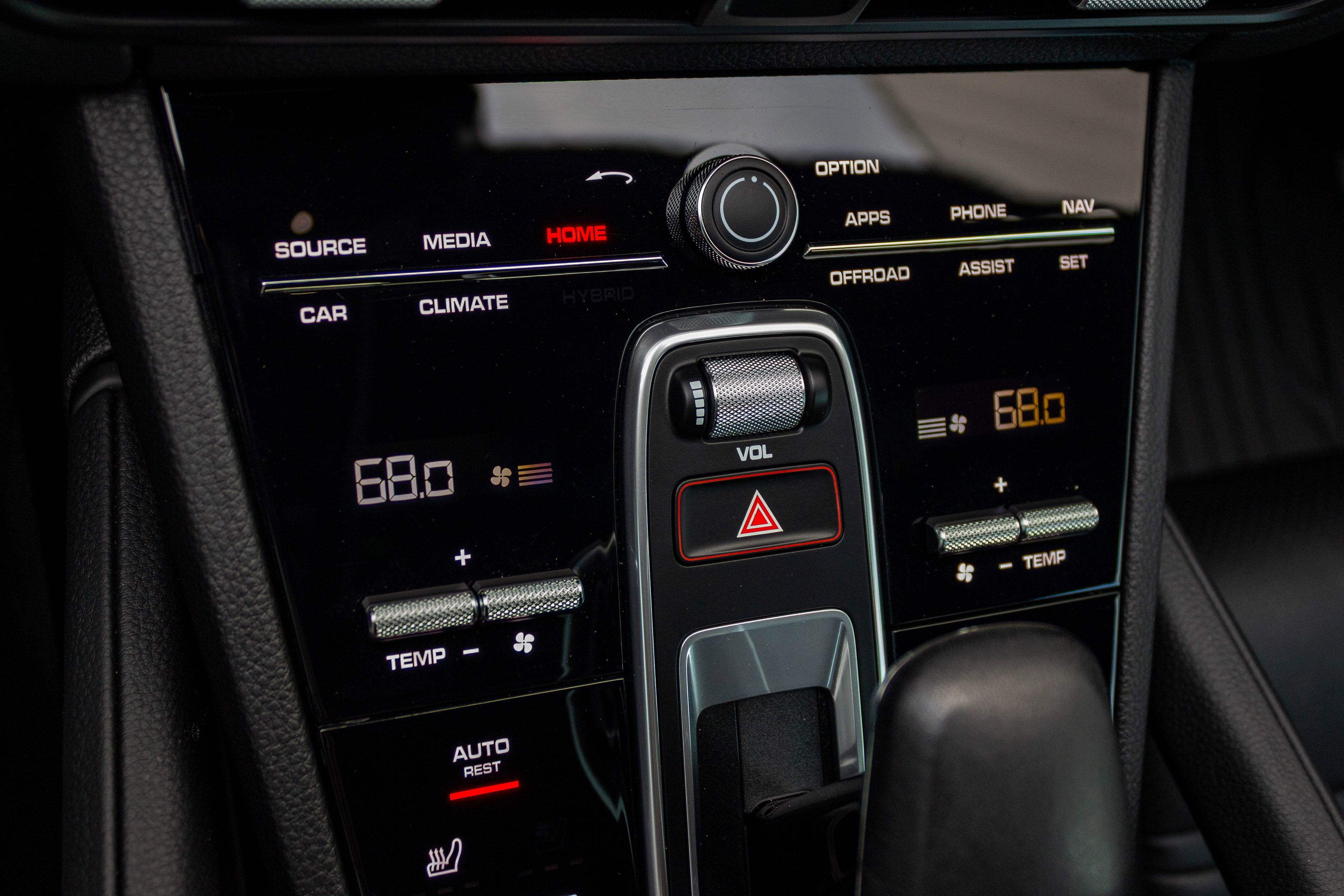 2022 Porsche Cayenne S Platinum Edition