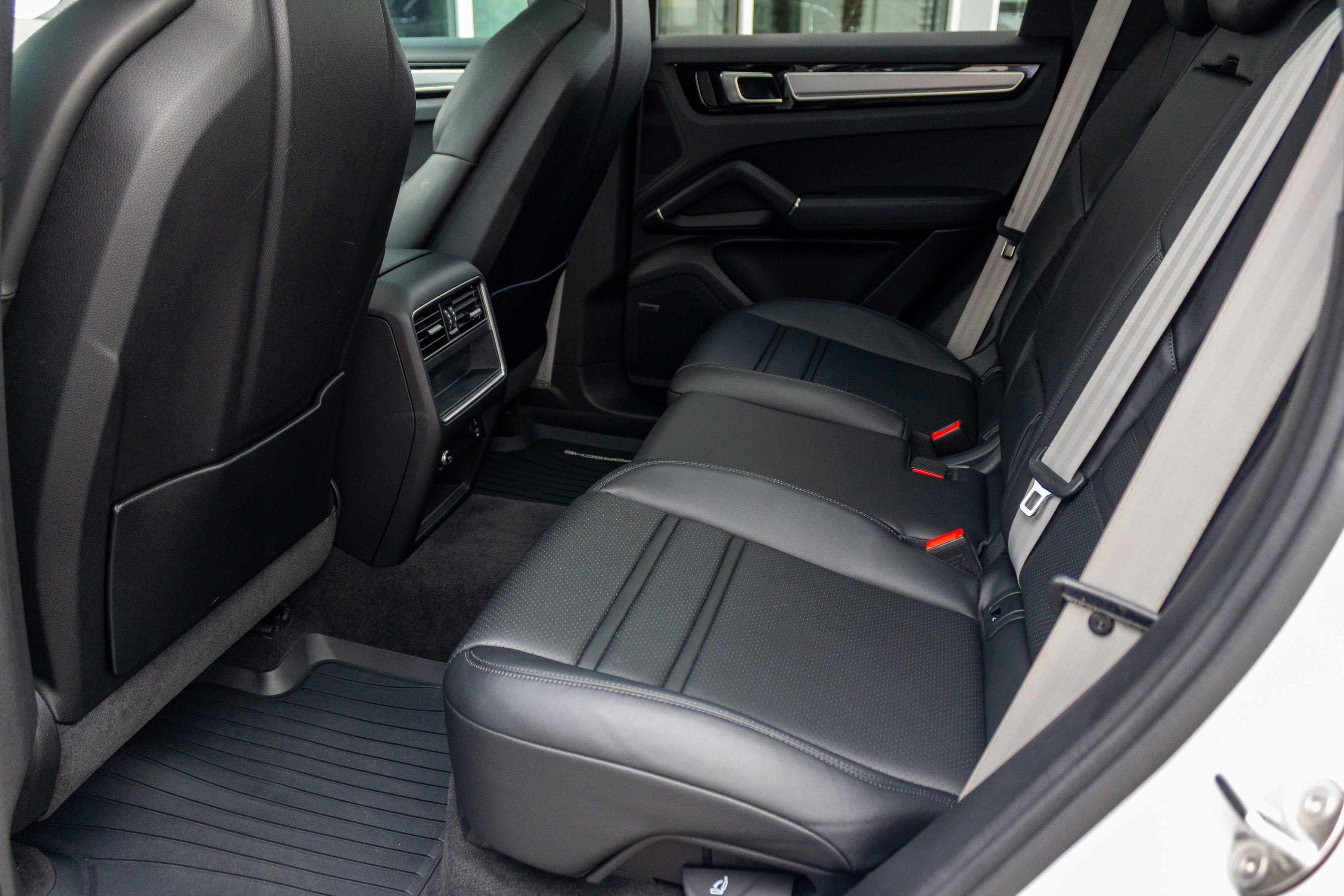 2022 Porsche Cayenne S Platinum Edition