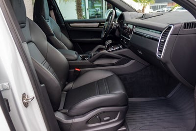 2022 Porsche Cayenne S Platinum Edition