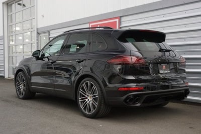 2017 Porsche Cayenne Turbo