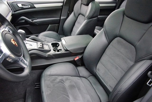 2014 Porsche Cayenne GTS