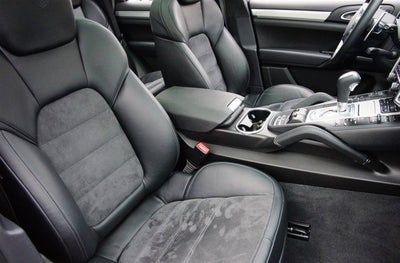 2014 Porsche Cayenne GTS