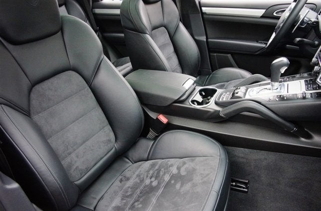 2014 Porsche Cayenne GTS