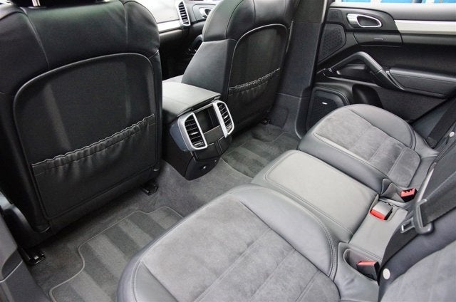 2014 Porsche Cayenne GTS