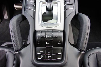2014 Porsche Cayenne GTS