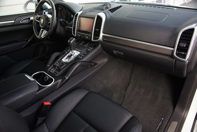 2016 Porsche Cayenne GTS