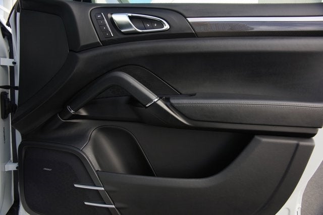 2016 Porsche Cayenne GTS