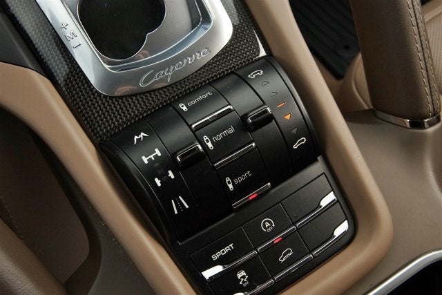 2013 Porsche Cayenne GTS