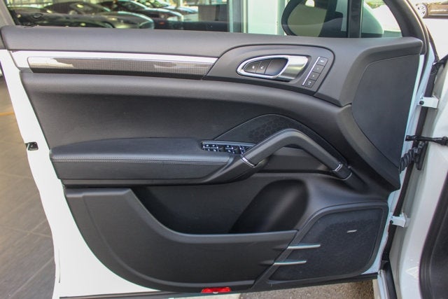 2014 Porsche Cayenne GTS