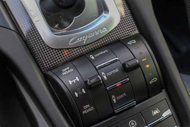 2014 Porsche Cayenne GTS