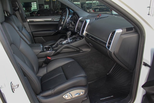 2014 Porsche Cayenne GTS