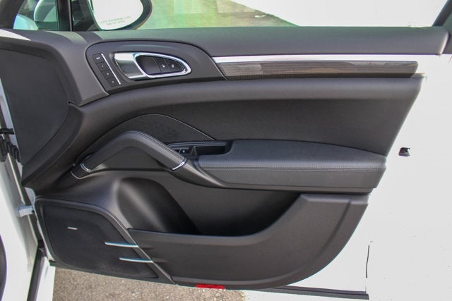 2014 Porsche Cayenne GTS