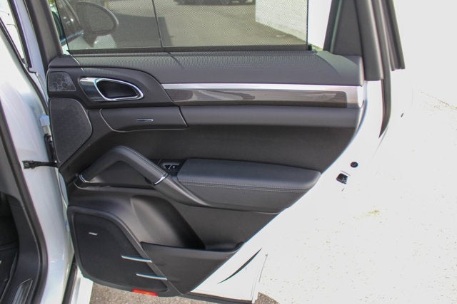 2014 Porsche Cayenne GTS