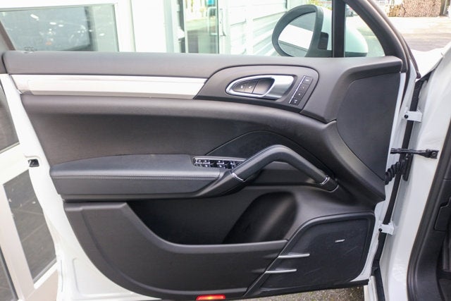 2014 Porsche Cayenne GTS