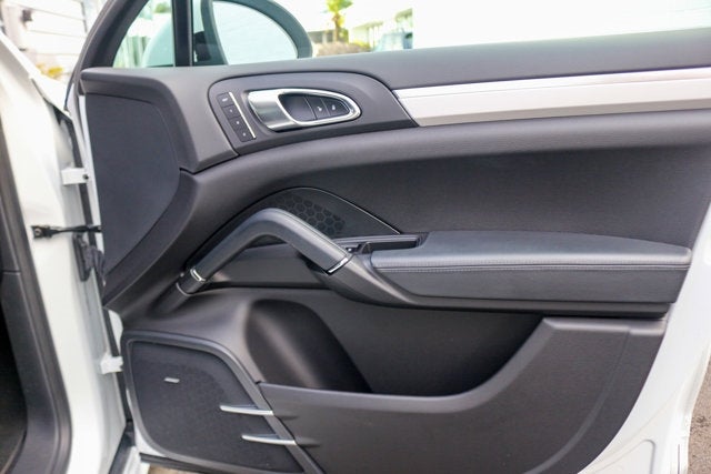 2014 Porsche Cayenne GTS