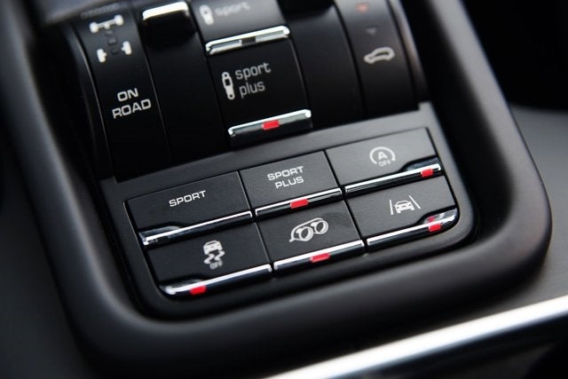 2016 Porsche Cayenne GTS