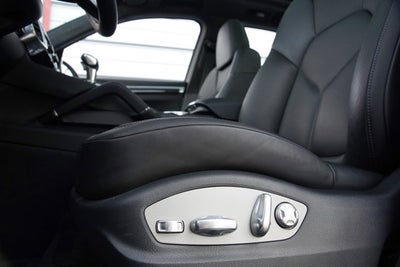 2016 Porsche Cayenne GTS