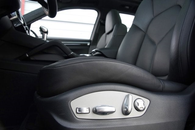 2016 Porsche Cayenne GTS