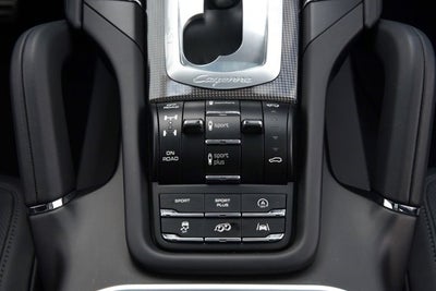 2016 Porsche Cayenne GTS