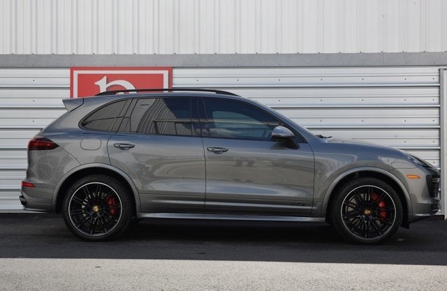 2016 Porsche Cayenne GTS