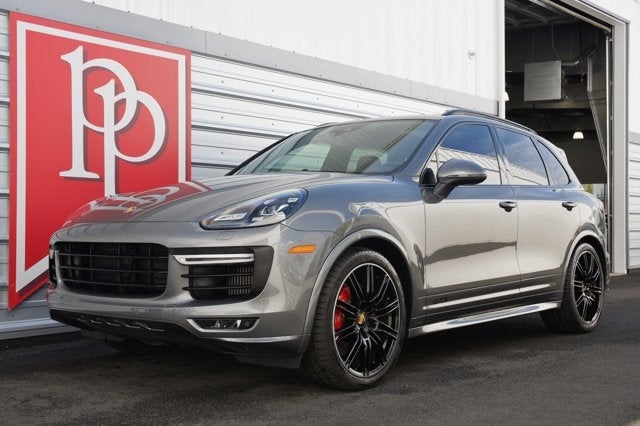 2016 Porsche Cayenne GTS