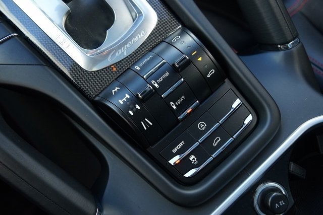 2013 Porsche Cayenne GTS