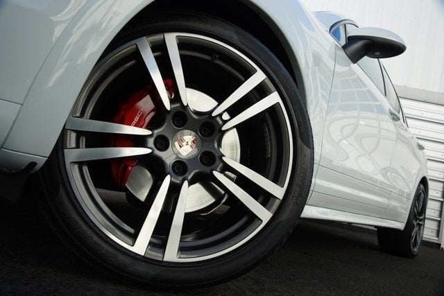 2013 Porsche Cayenne GTS