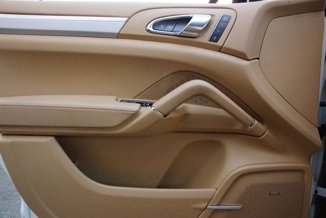 2013 Porsche Cayenne GTS