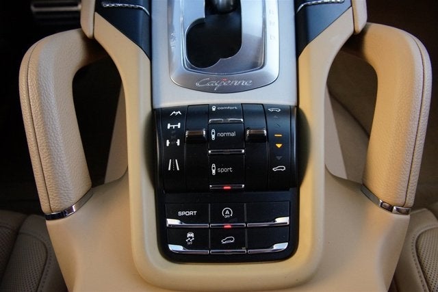 2013 Porsche Cayenne GTS