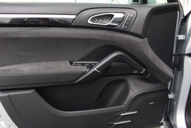 2016 Porsche Cayenne GTS