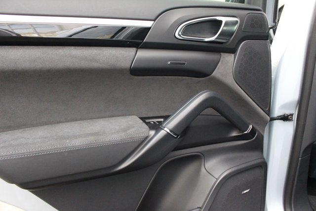 2016 Porsche Cayenne GTS