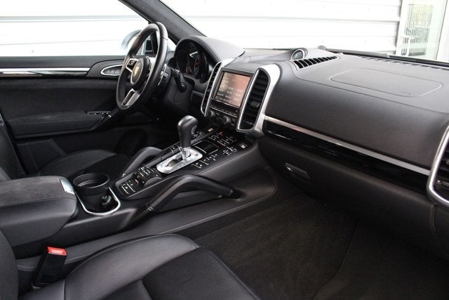 2016 Porsche Cayenne GTS