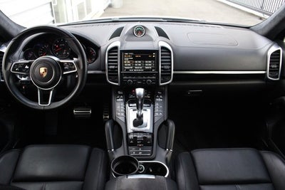 2016 Porsche Cayenne GTS