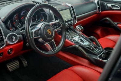 2016 Porsche Cayenne GTS