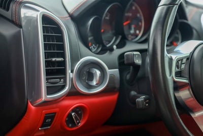 2016 Porsche Cayenne GTS