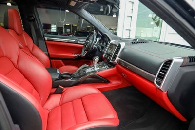 2016 Porsche Cayenne GTS