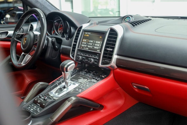 2016 Porsche Cayenne GTS