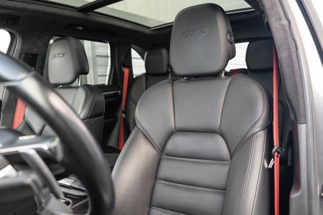 2017 Porsche Cayenne GTS